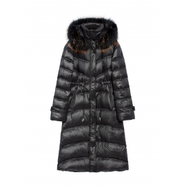 Czarna zimowa kurtka damska z futrem naturalnym KURDT-0618-99 Z25