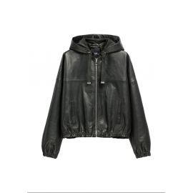 Czarna skórzana kurtka damska z kapturem KURDS-0412-99(W26)