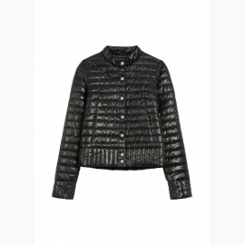 Czarna pikowana kurtka damska ze stójką KURDT-0441-99 W26