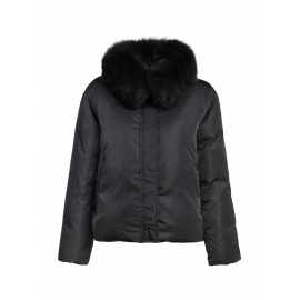 Czarna zimowa kurtka damska z futrem naturalnym KURDT-0593-99(Z26)
