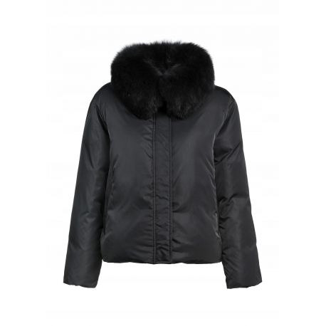 Czarna zimowa kurtka damska z futrem naturalnym KURDT-0593-99(Z26)